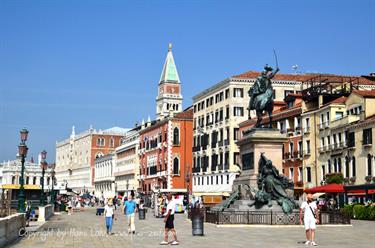 We explore Murano, DSE_7945_b_H490
